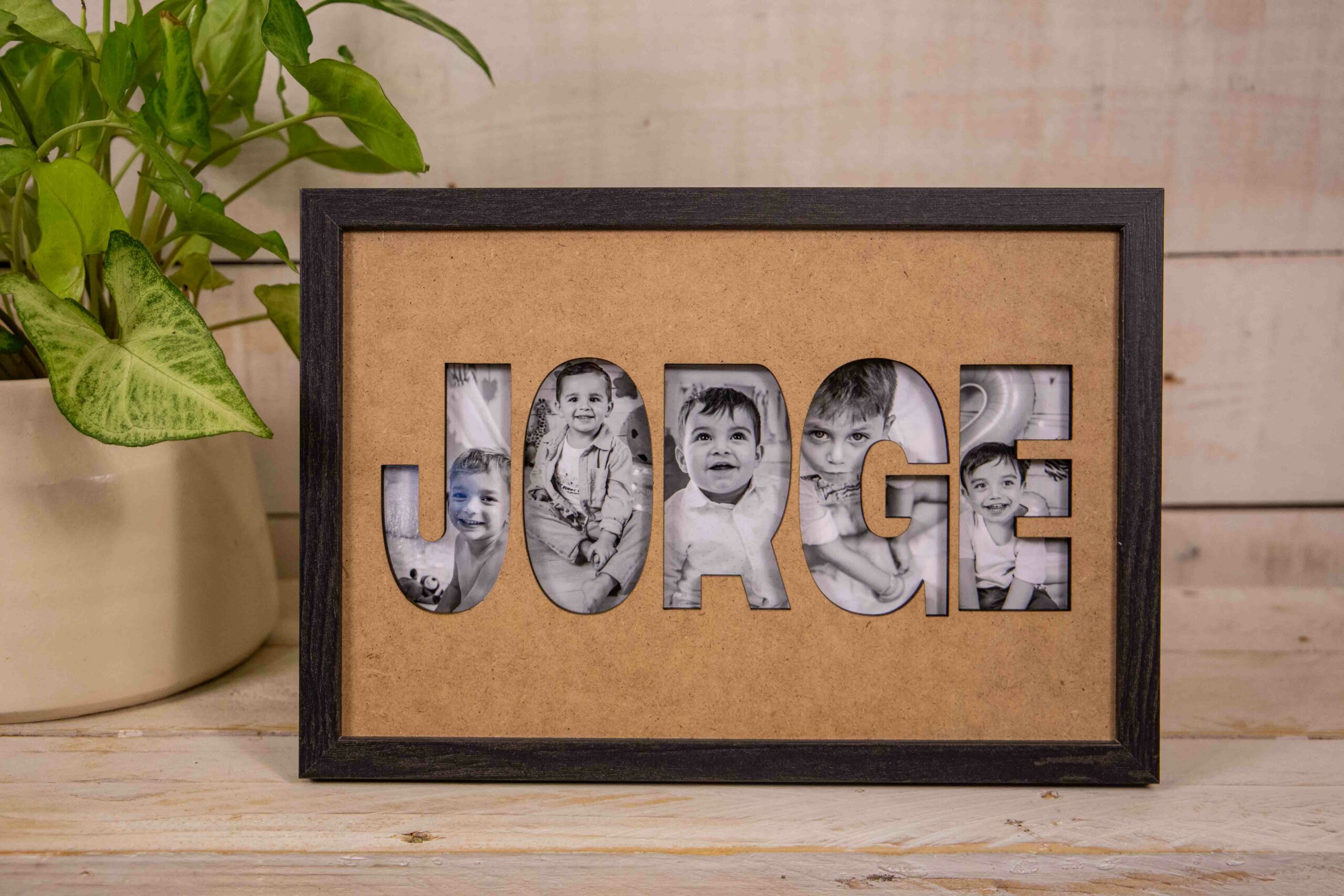 Cuadro personalizado con nombre y fotos