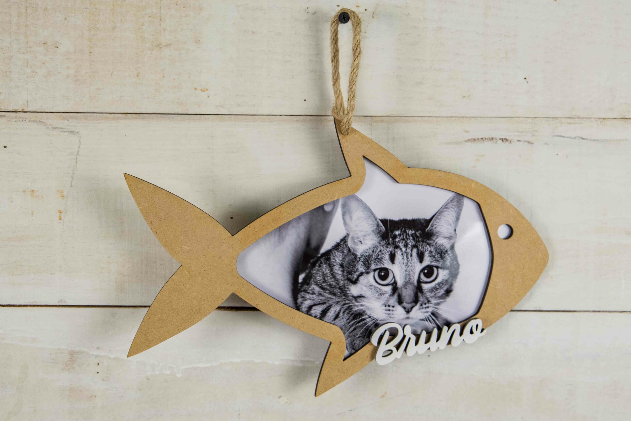 Marco Personalizado Forma de Pez para Gato – Portafotos Artesanal en Madera
